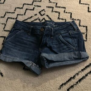Size 6 American eagle shorts
